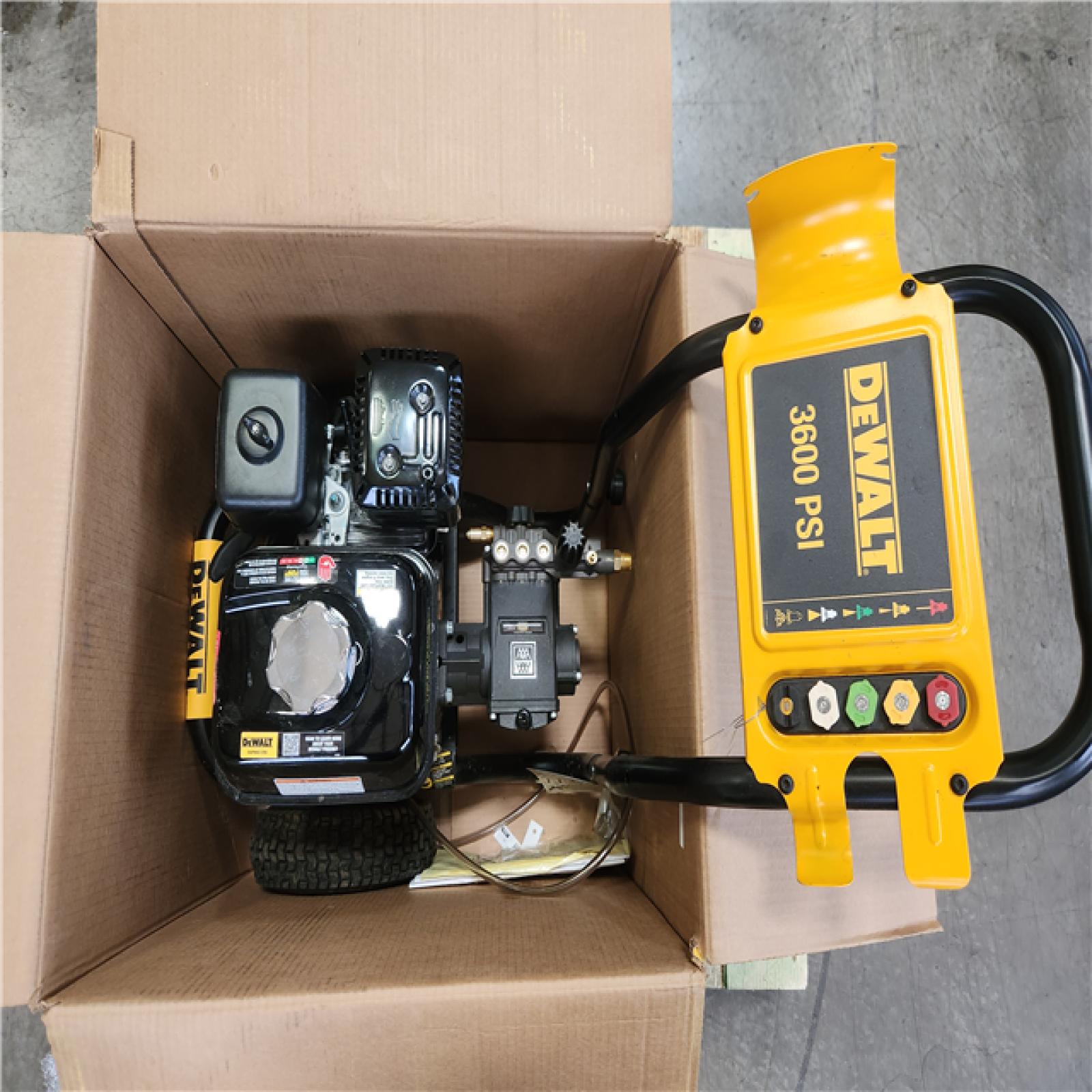Phoenix LIKE NEW DEWALT 3600 PSI 2.5 GPM Cold Water Gas Professional Pressure Washer with HONDA GX200 Engine