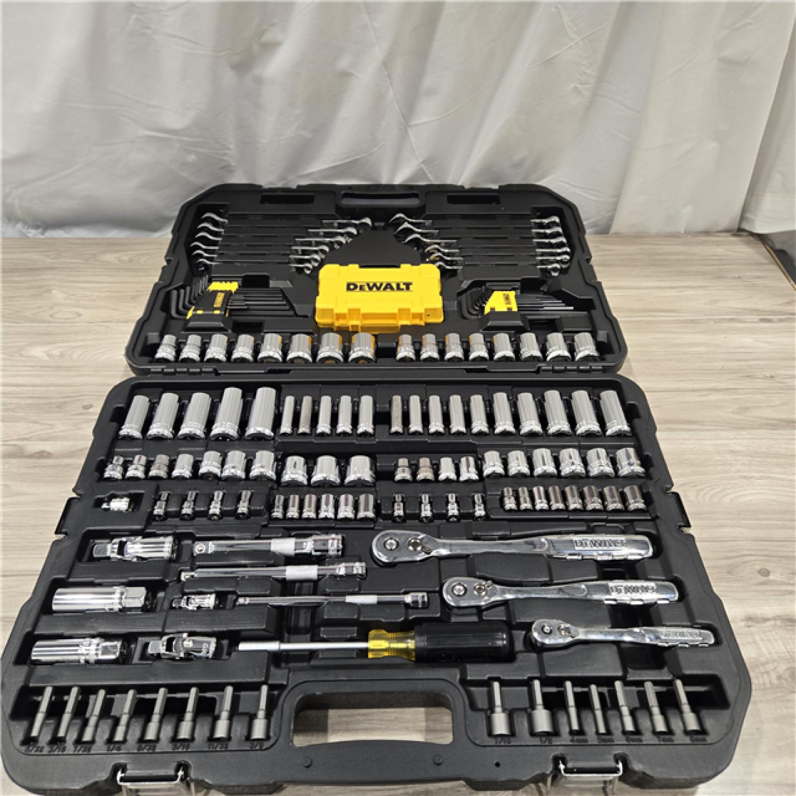 AS-IS DEWALT 168 Piece Mechanic's Tool Kit