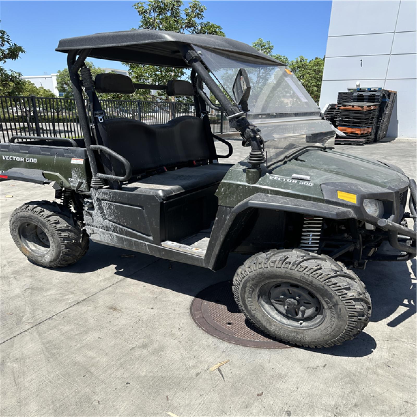 California AS-IS VECTOR 500 4WD UTV Delphi Multec in Green Utility Vehicle (No Key/Body Damage)