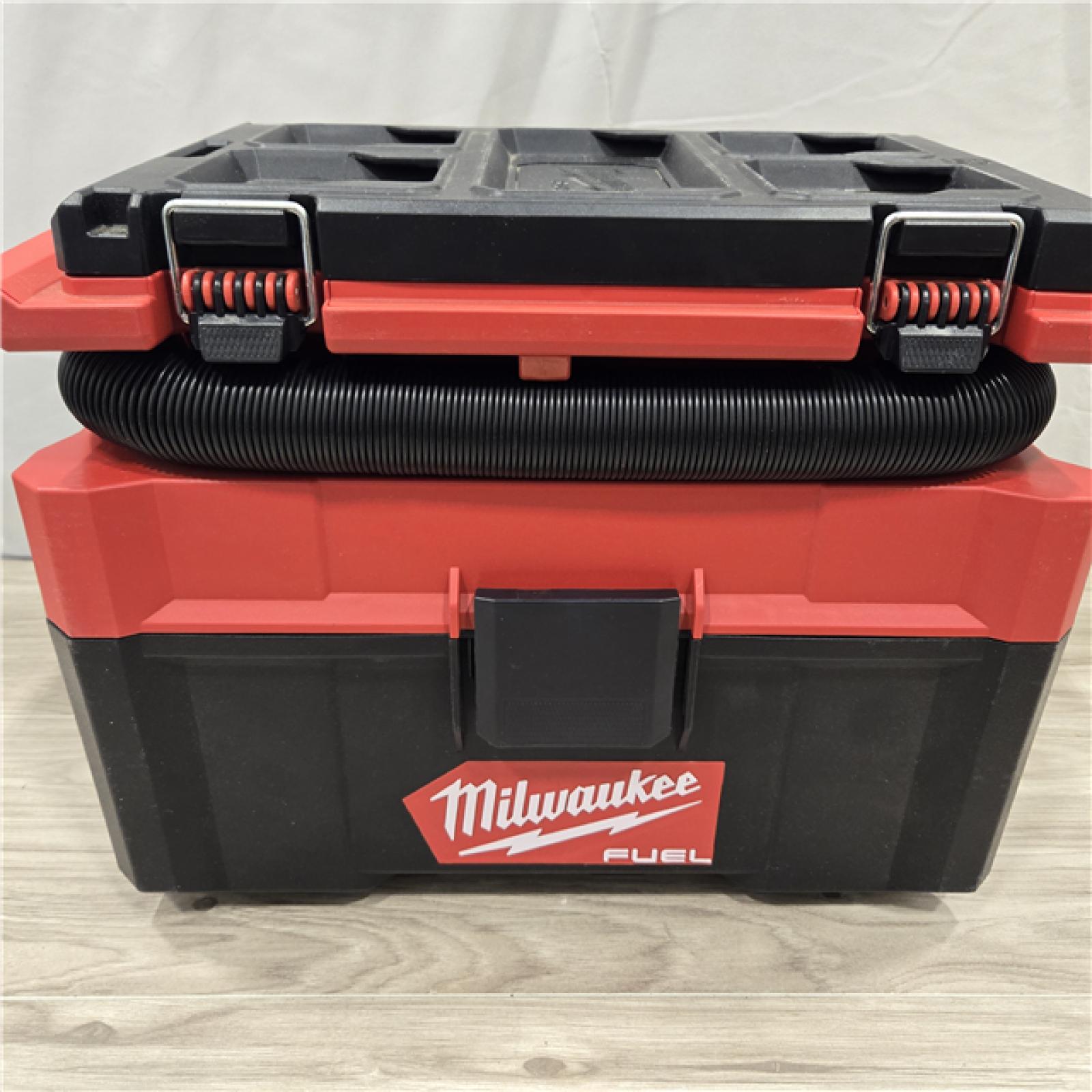AS-IS MILWAUKEE M18 FUEL PACKOUT 18V Cordless 2.5 Gal. Wet/Dry Vacuum (Vacuum-Only)