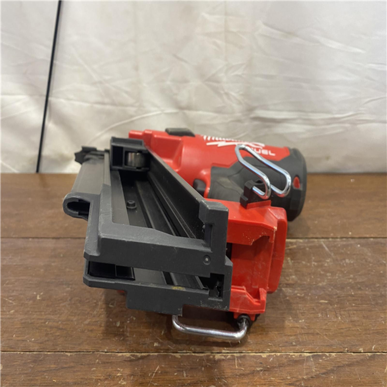 AS-IS Milwaukee 2744-20 M18 FUEL 3-1/2 in. 18-Volt 21-Degree Lithium-Ion Brushless Cordless Framing Nailer (Tool-Only)