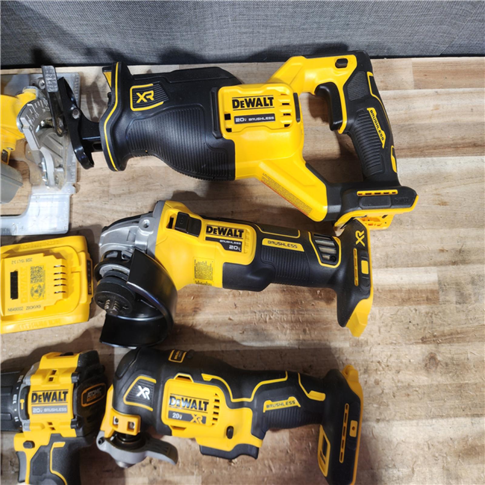 HOUSTON LOCATION - AS - IS DEWALT 20V MAX Lithium-Ion Cordless 6-Tool Combo Kit