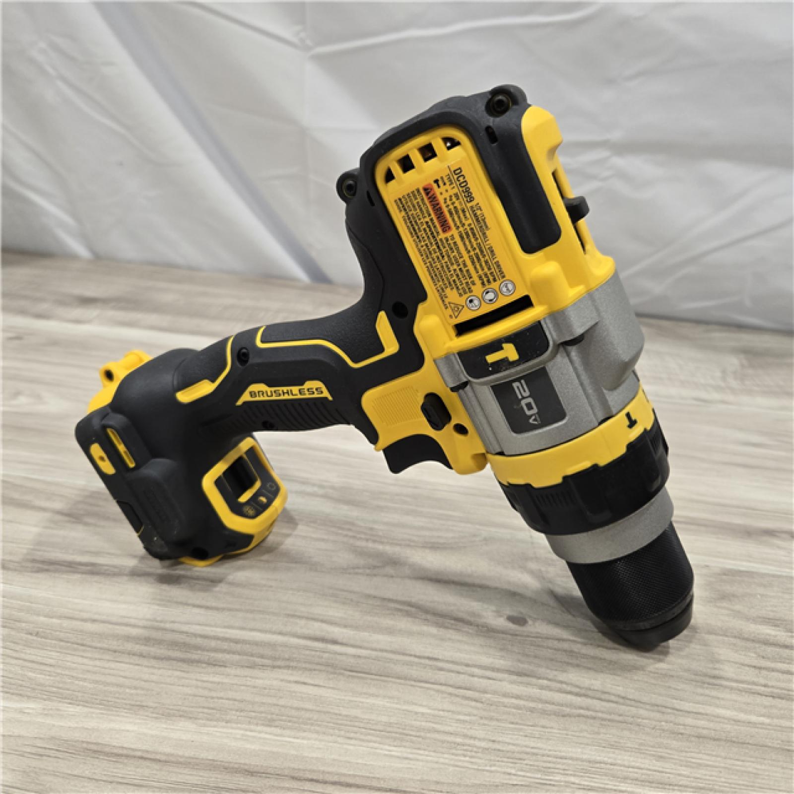 LIKE NEW! - DEWALT 20V MAX Cordless Brushless Hammer Drill/Driver 2 Tool Combo Kit with FLEXVOLT ADVANTAGE