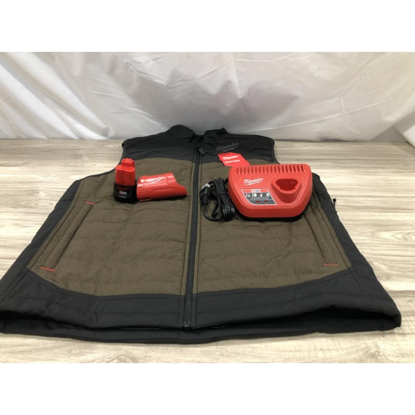 AS-IS Milwaukee Brown Medium Unisex Heated Vest Kit