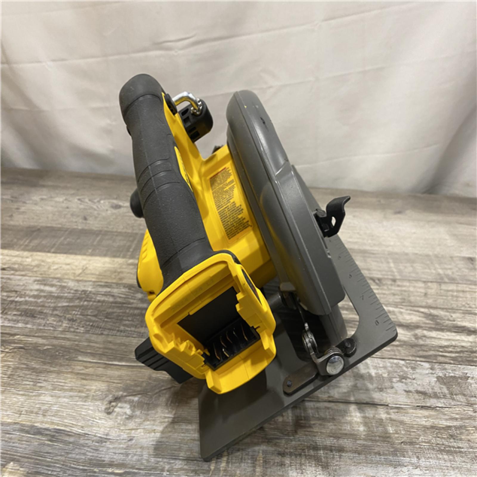 AS-IS DEWALT FLEXVOLT 60V MAX Cordless Brushless 7-1/4 in. Circular Saw with Brake (Tool Only)