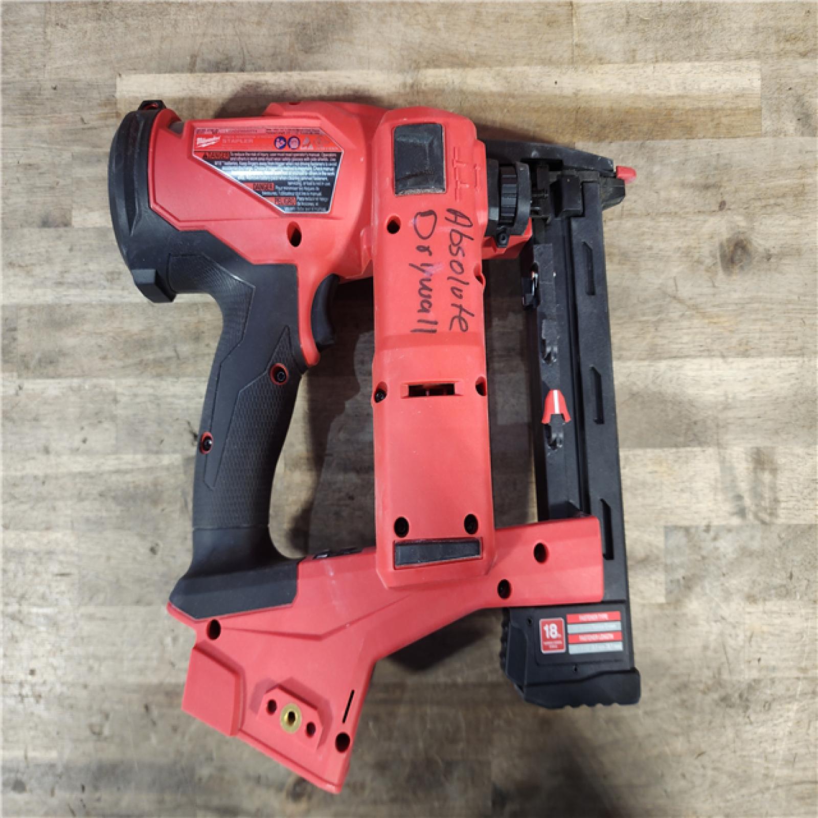 HOUSTON LOCATION - AS-IS MILWAUKEE FUEL 18-Volt Lithium-Ion Brushless Cordless 18-Gauge 1/4 in. Narrow Crown Stapler (Tool-Only)