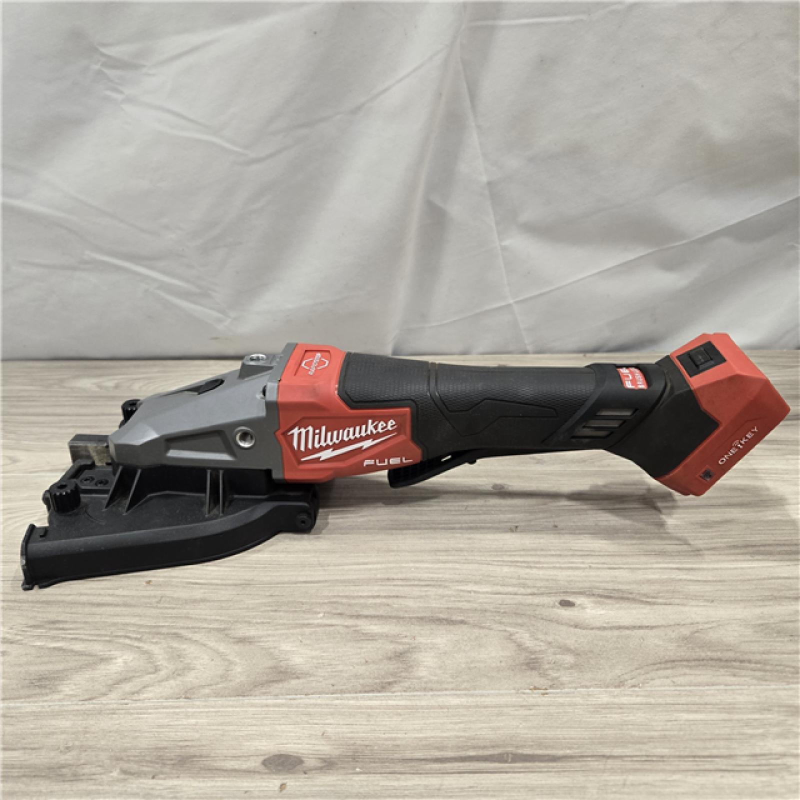 AS-IS Milwaukee M18 FUEL 18VCordless #10 (1-1/4in. ) Rebar Cutter