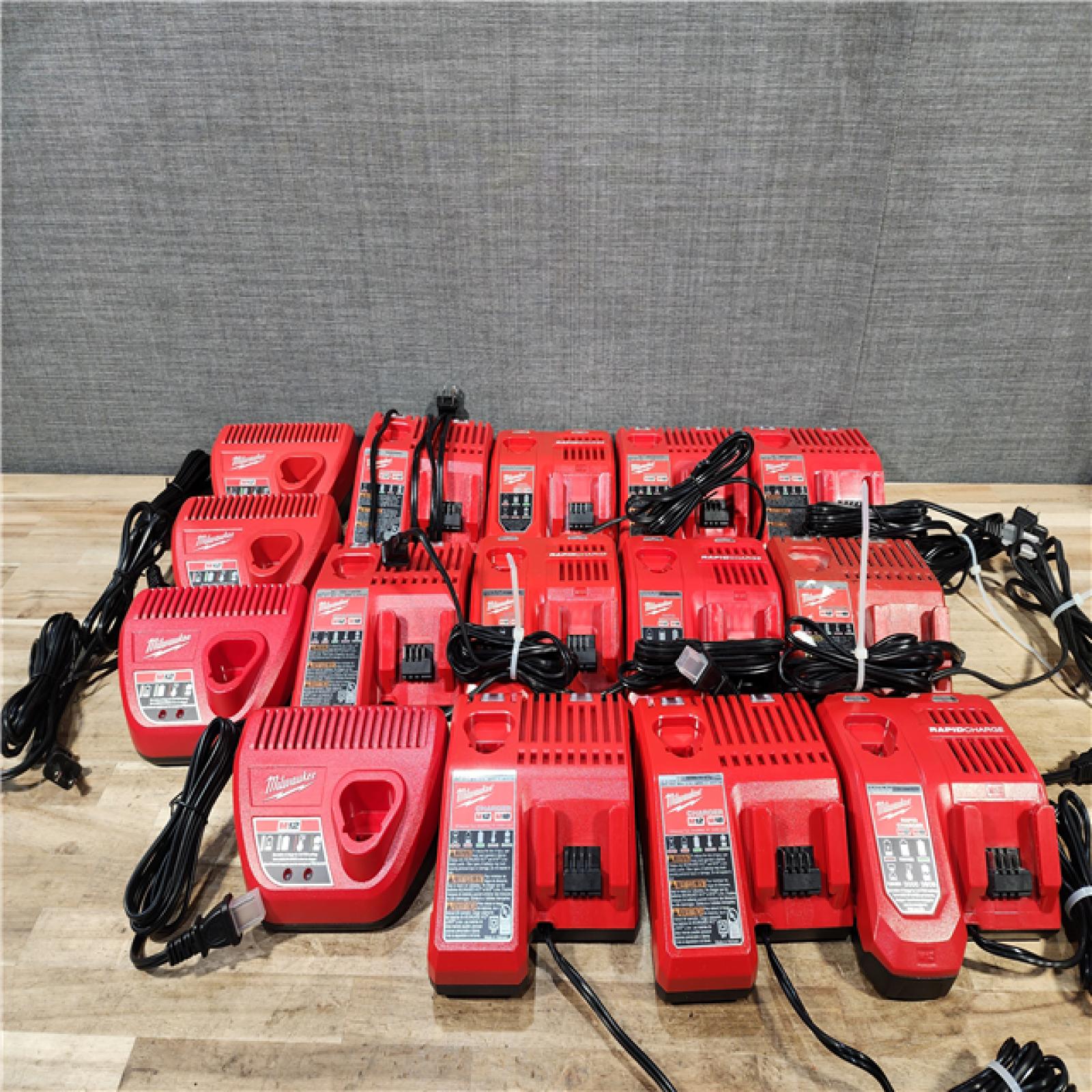 HOUSTON LOCATION - AS-IS MILWAUKEE BATTERY CHARGER PACK QTY - 15