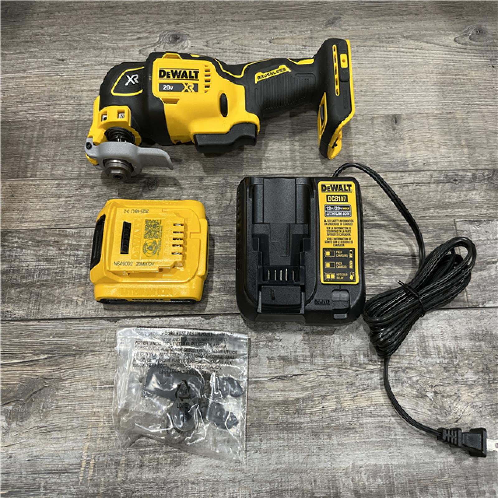 AS-IS DEWALT 20V MAX XR Cordless Brushless 3-Speed Oscillating Multi Tool Kit