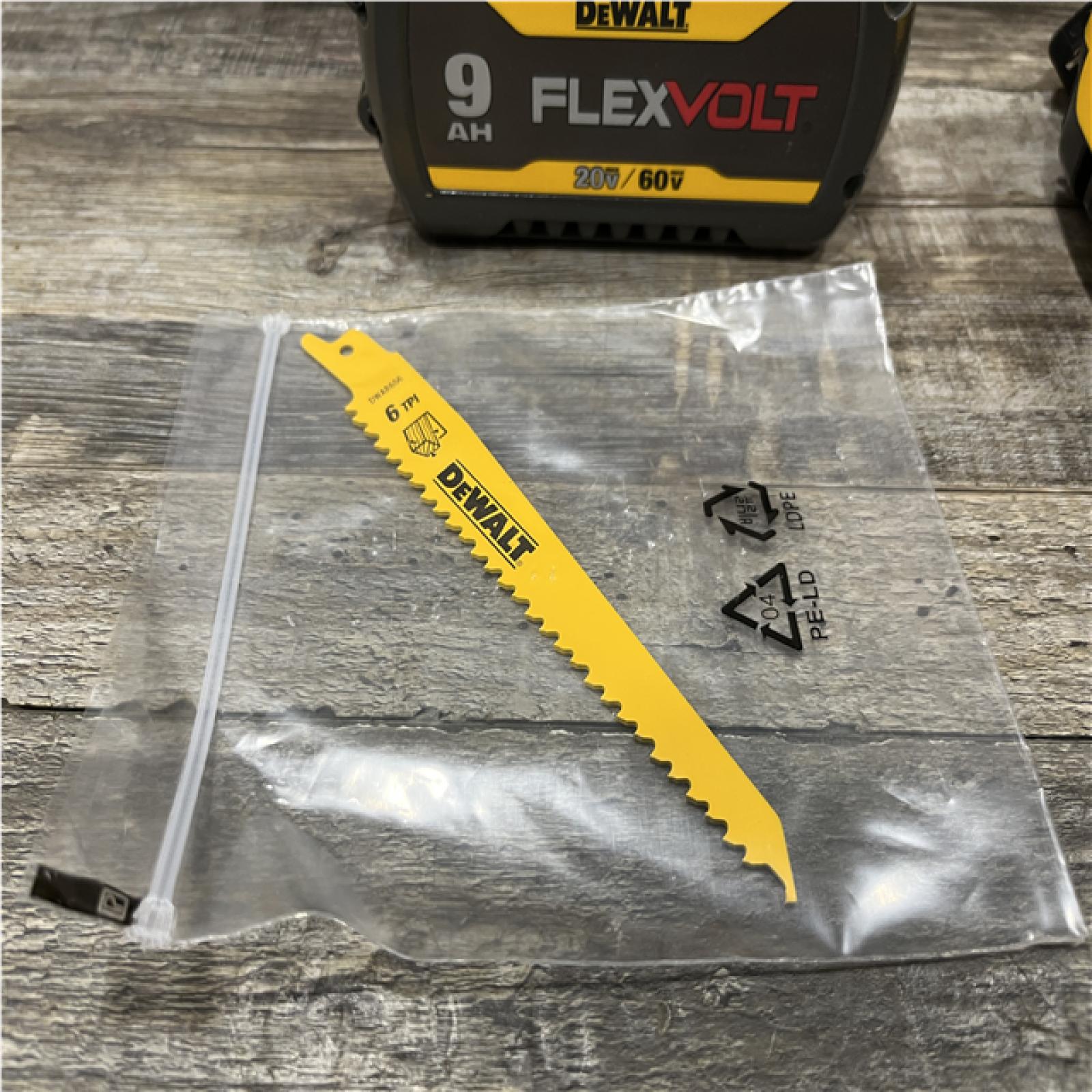 AS-IS DEWALT FLEXVOLT 60-Volt MAX Cordless Brushless Reciprocating Saw Kit