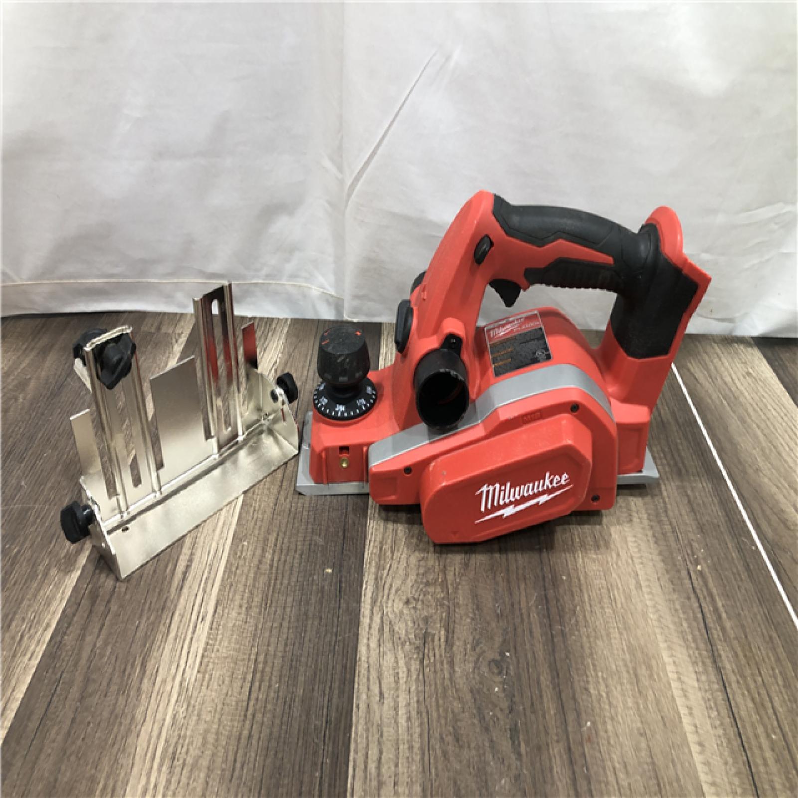 AS-IS Milwaukee 18V Lithium-Ion Cordless 3-1/4 in. Planer (Tool-Only)