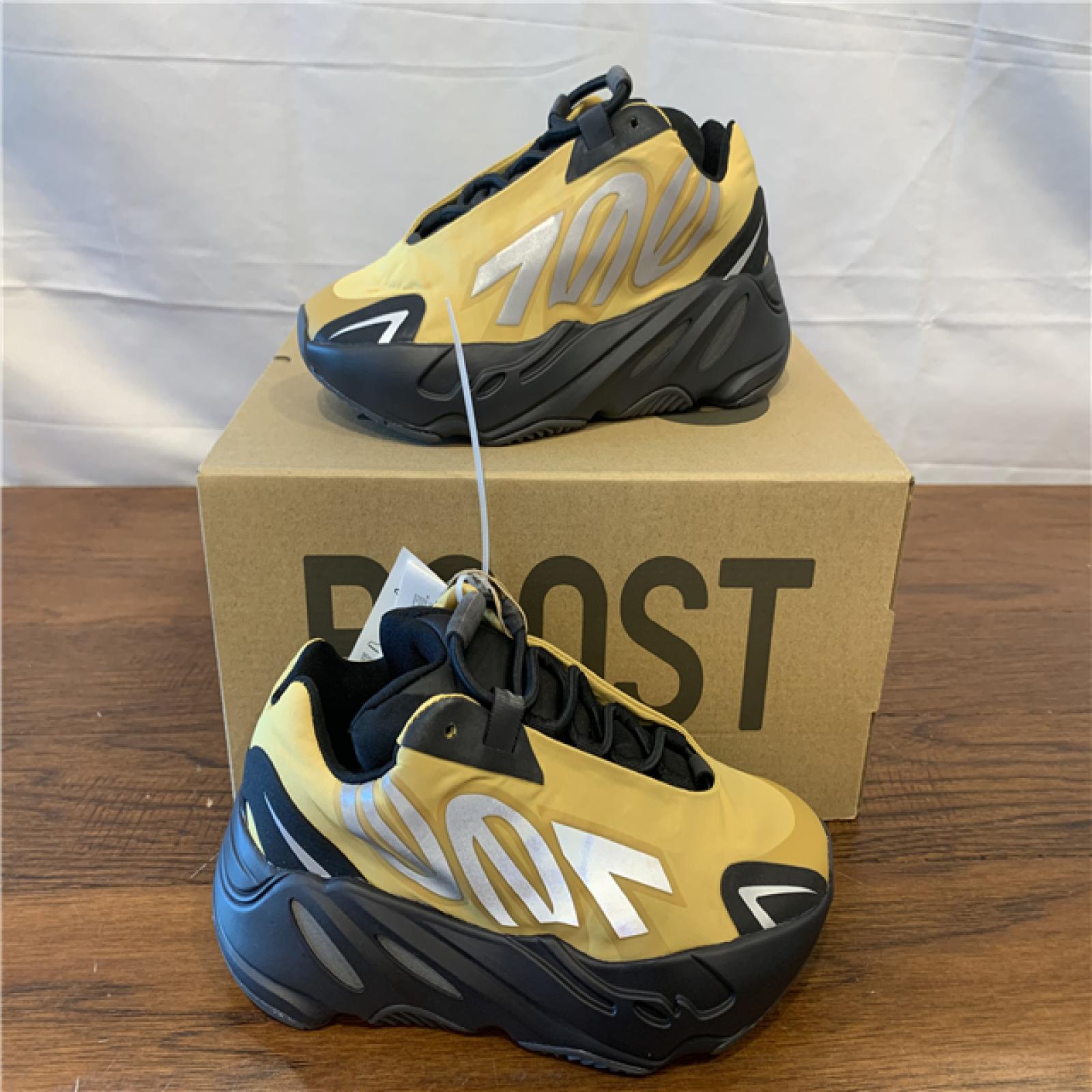 NEW! Yeezy Boost 700 Mnvn Honey Flux - Size: 4