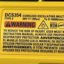 AS-IS DEWALT ATOMIC 20V MAX Lithium-Ion Cordless Brushless Oscillating Tool Kit
