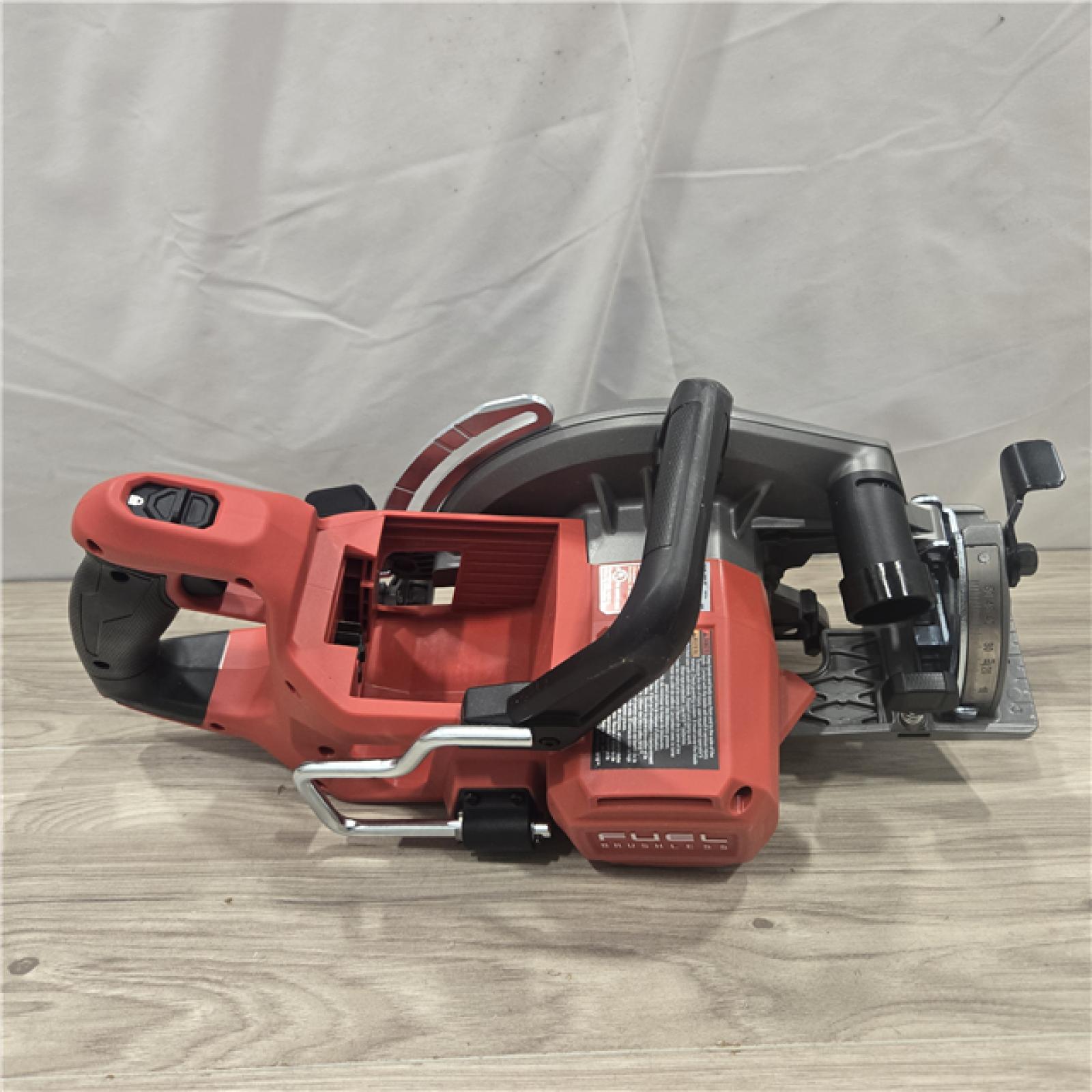 AS-IS MILWAUKEE 7-1/4 REAR HANDLE CIRCULAR SAW (TOOL ONLY)