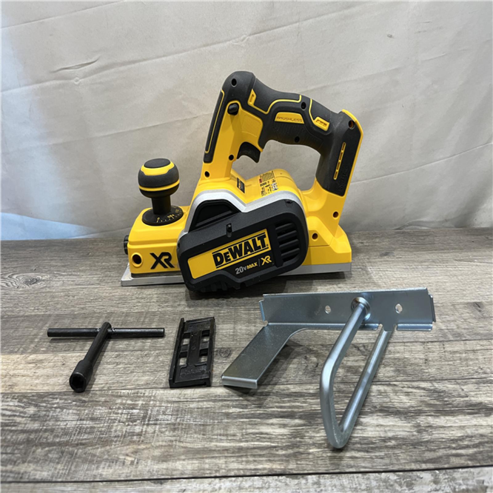 AS-IS DEWALT 20V MAX XR Cordless Brushless 3-1/4 in. Planer (Tool Only)