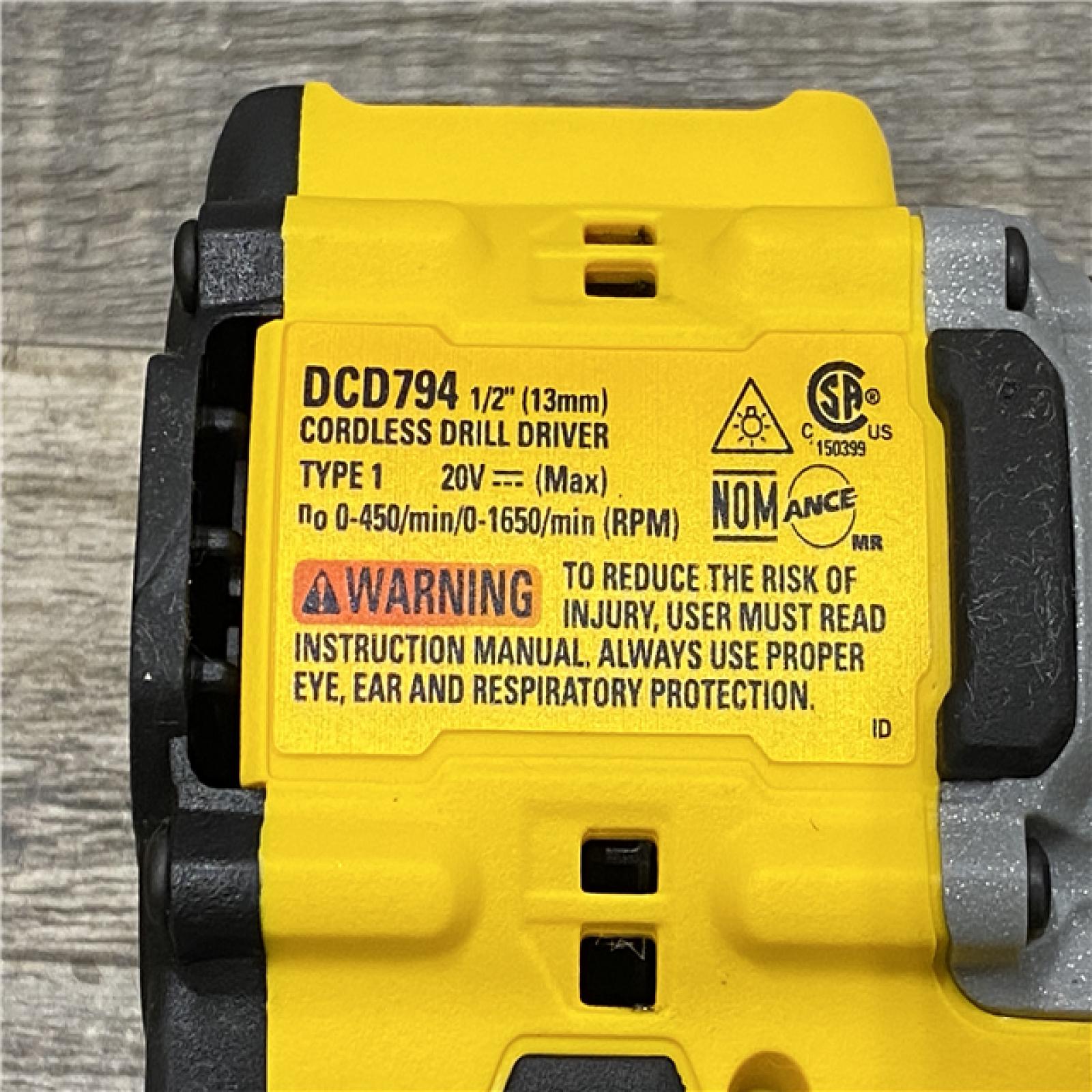 AS-IS DEWALT ATOMIC 20-Volt MAX Lithium-Ion Cordless Combo Kit