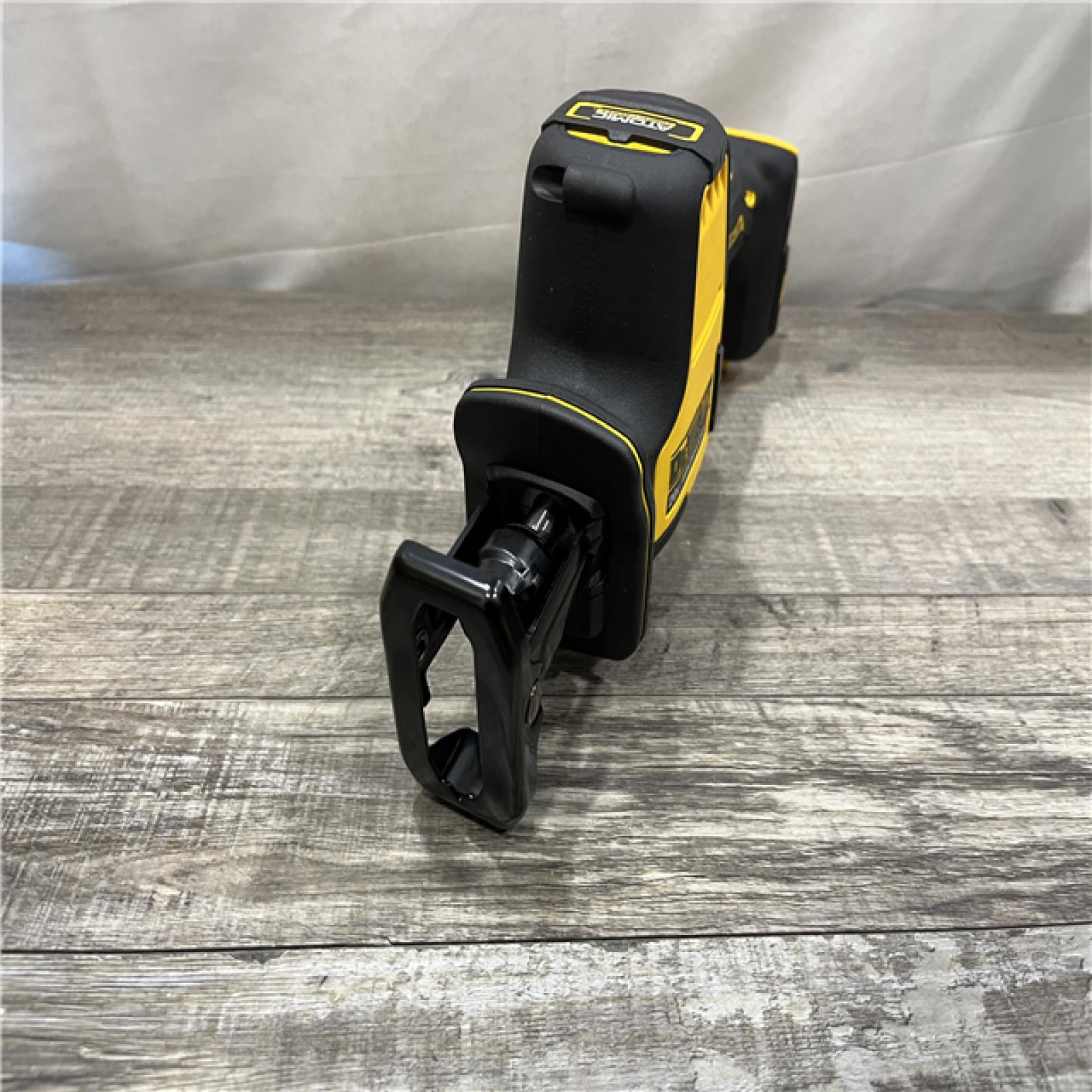 AS-IS DEWALT Atomic 20-Volt Maximum Cordless Brushless Compact Reciprocating Saw Kit