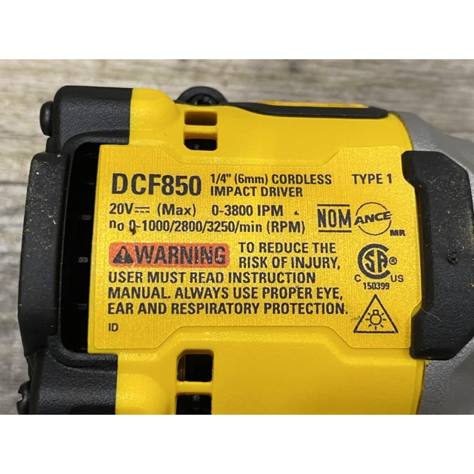 AS-IS DEWALT ATOMIC 20V MAX Lithium-Ion Cordless 1/4 in. Brushless Impact Driver Kit