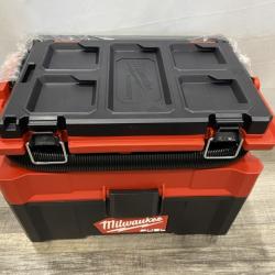 LIKE NEW - Milwaukee  FUEL PACKOUT 18-Volt Lithium-Ion Cordless 2.5 Gal. Wet/Dry Vacuum (Vacuum-Only)