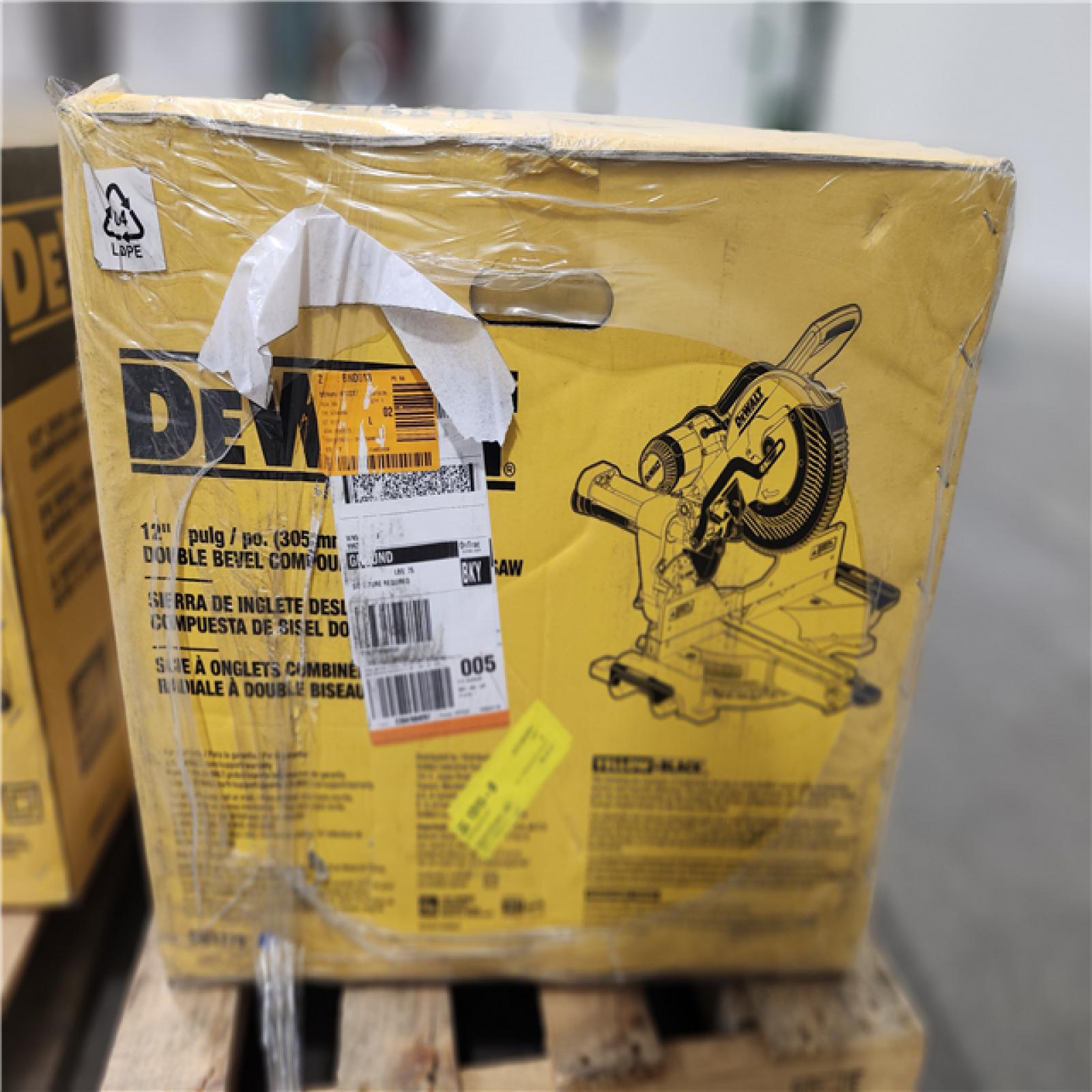 NEW- DeWalt 15 Amps 12 in. Corded Dual-Bevel Sliding Compound Miter Saw