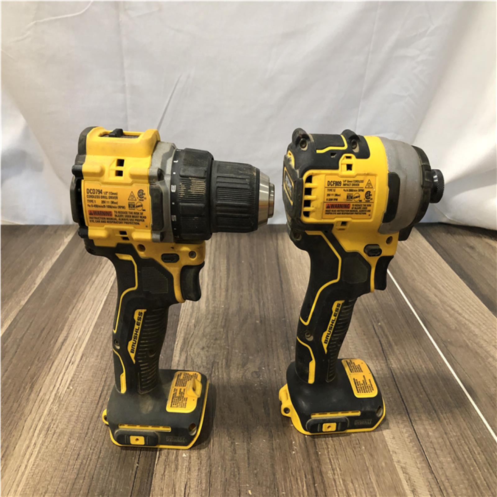 AS-IS DEWALT ATOMIC 20-Volt MAX Lithium-Ion Cordless Combo Kit