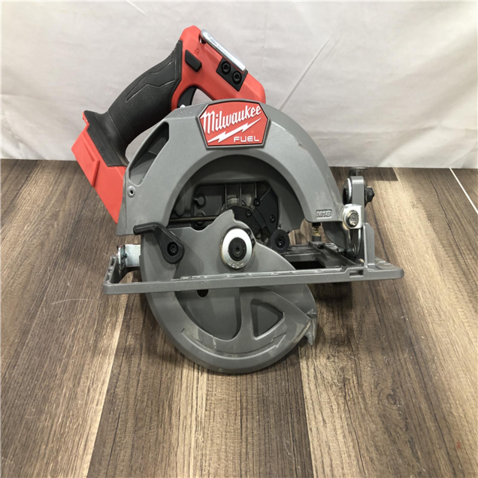 AS-IS Milwaukee FUEL 18V Lithium-Ion Brushless Cordless 7-1/4 in. Circular Saw (Tool-Only)