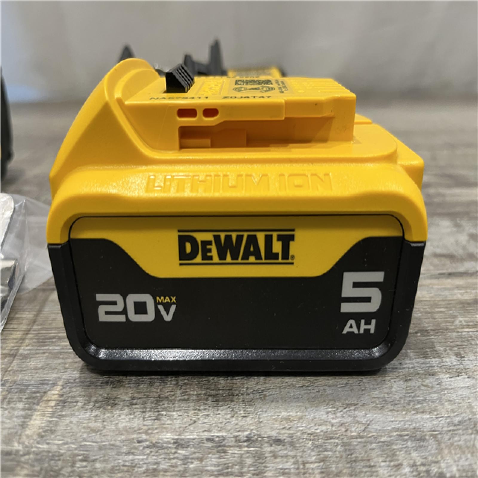 AS-IS DEWALT ATOMIC 20V MAX Lithium-Ion Cordless 1/4 in. Brushless Impact Driver Kit