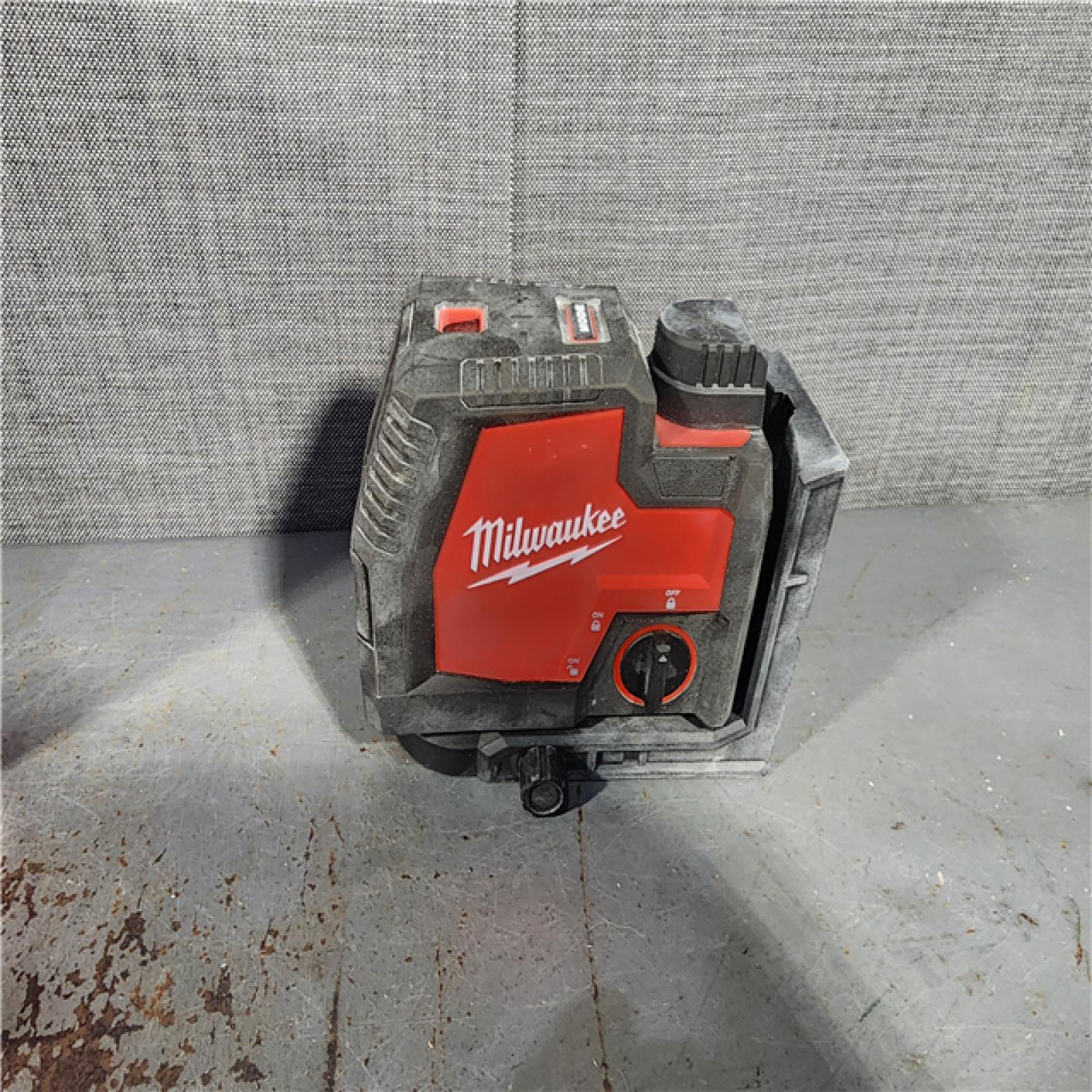 HOUSTON LOCATION - AS-IS Milwaukee-3522-21 Green Beam Laser Cross Line Plumb Point USB Rechargeable