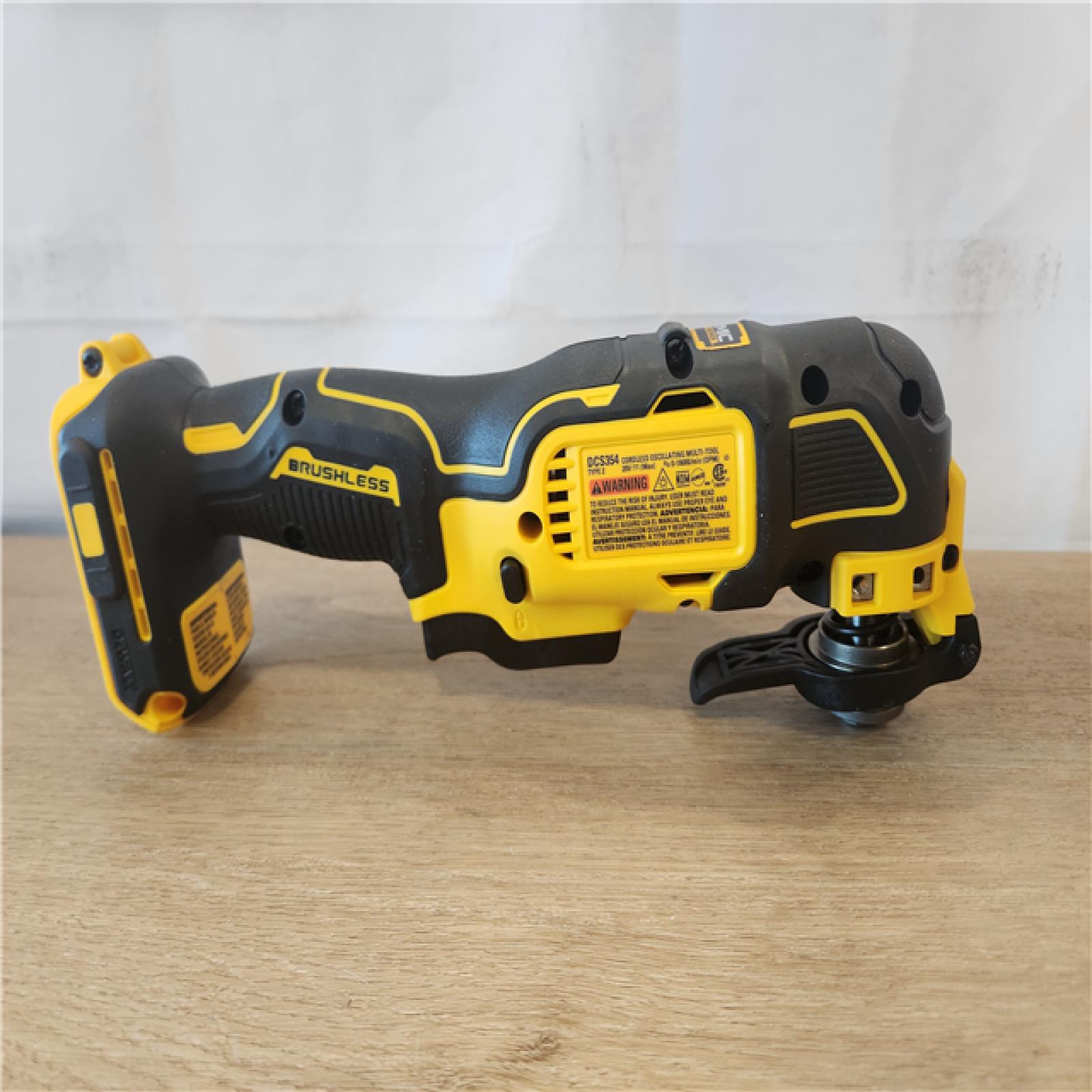 AS-IS- DEWALT ATOMIC 20V MAX* Oscillating Tool Cordless Oscillating Tool Only