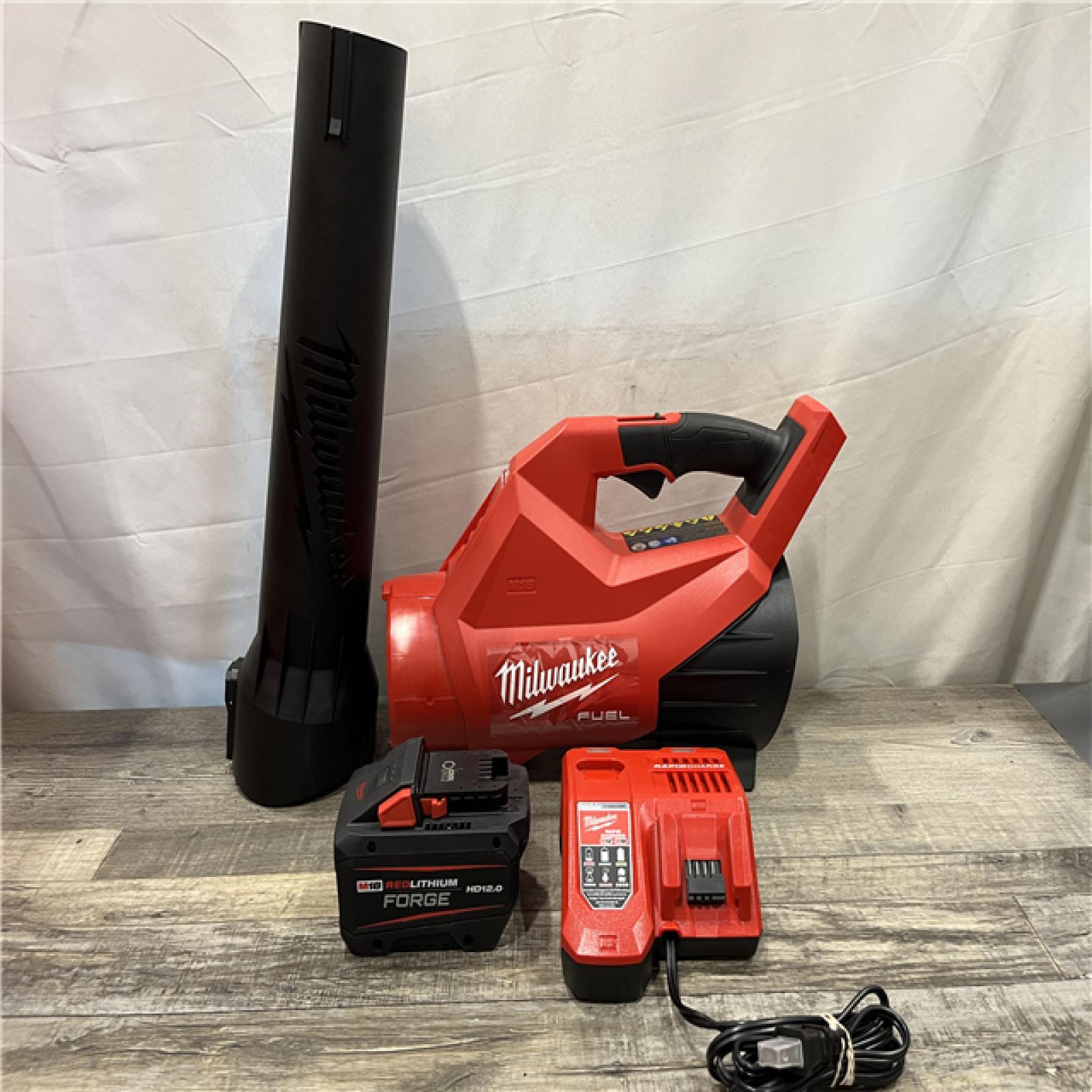 AS-IS Milwaukee FUEL 120 MPH 500 CFM 18V Brushless Cordless Battery Powered Leaf Blower Kit