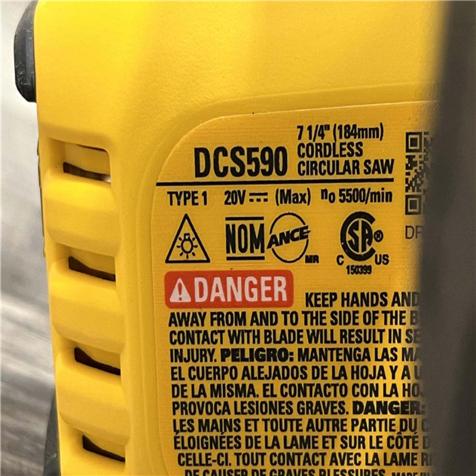 AS-IS DEWALT 20-Volt MAX 7-1/4 in. Cordless Circular Saw (Tool Only)