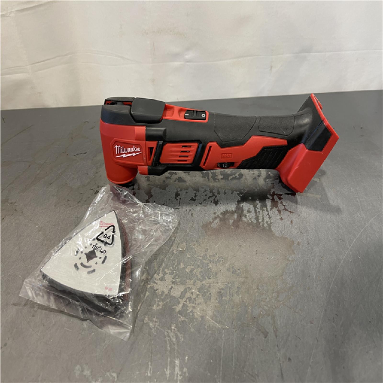 AS-IS - Milwaukee M18 18V Lithium-Ion Cordless Oscillating Multi-Tool