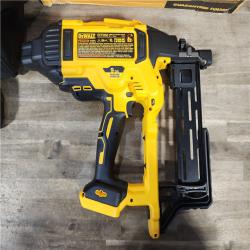 HOUSTON LOCATION - AS-IS (APPEARS LIKE NEW) DEWALT 20V MAX XR Lithium-Ion Cordless Brushless 9-Gauge Fencing Stapler Kit with (2) 5Ah Batteries, Charger and Bag