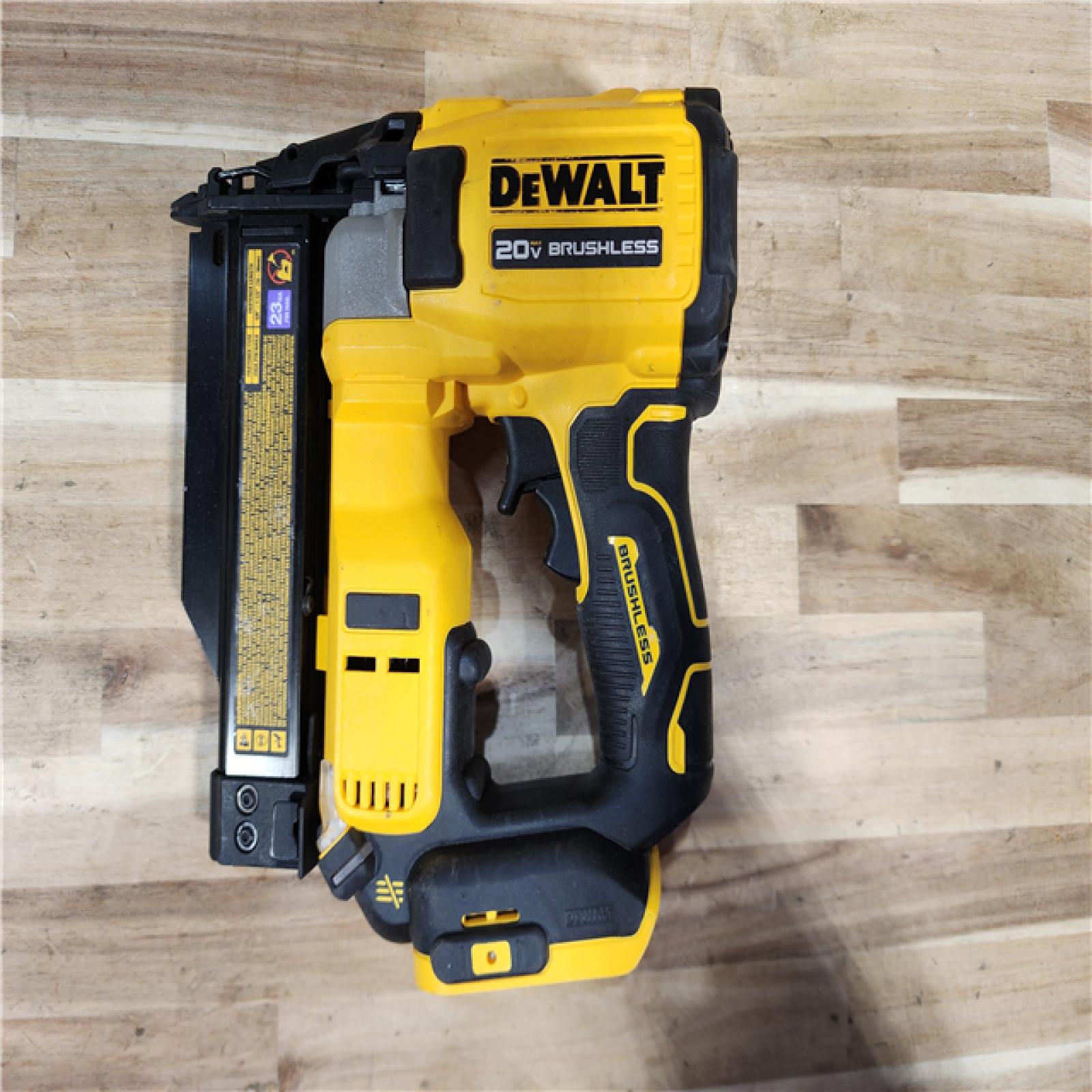 HOUSTON LOCATION - AS-IS DEWALT ATOMIC 20V MAX Lithium Ion Cordless 23 Gauge Pin Nailer Kit
