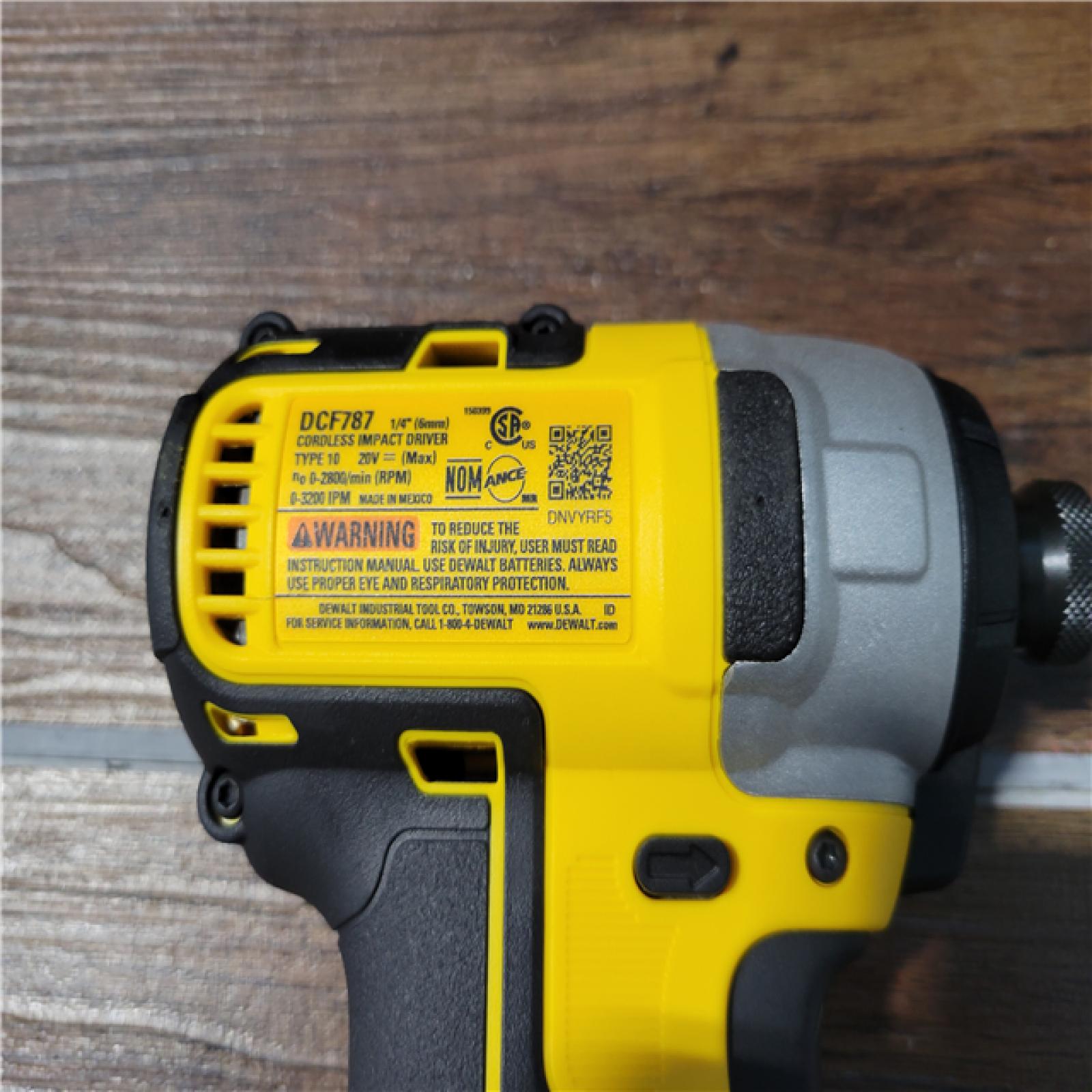 CALIFORNIA NEW DEWALT 10-TOOL COMBO KIT(BATTERIES,CHARGER,AND BAGS INCLUDED)