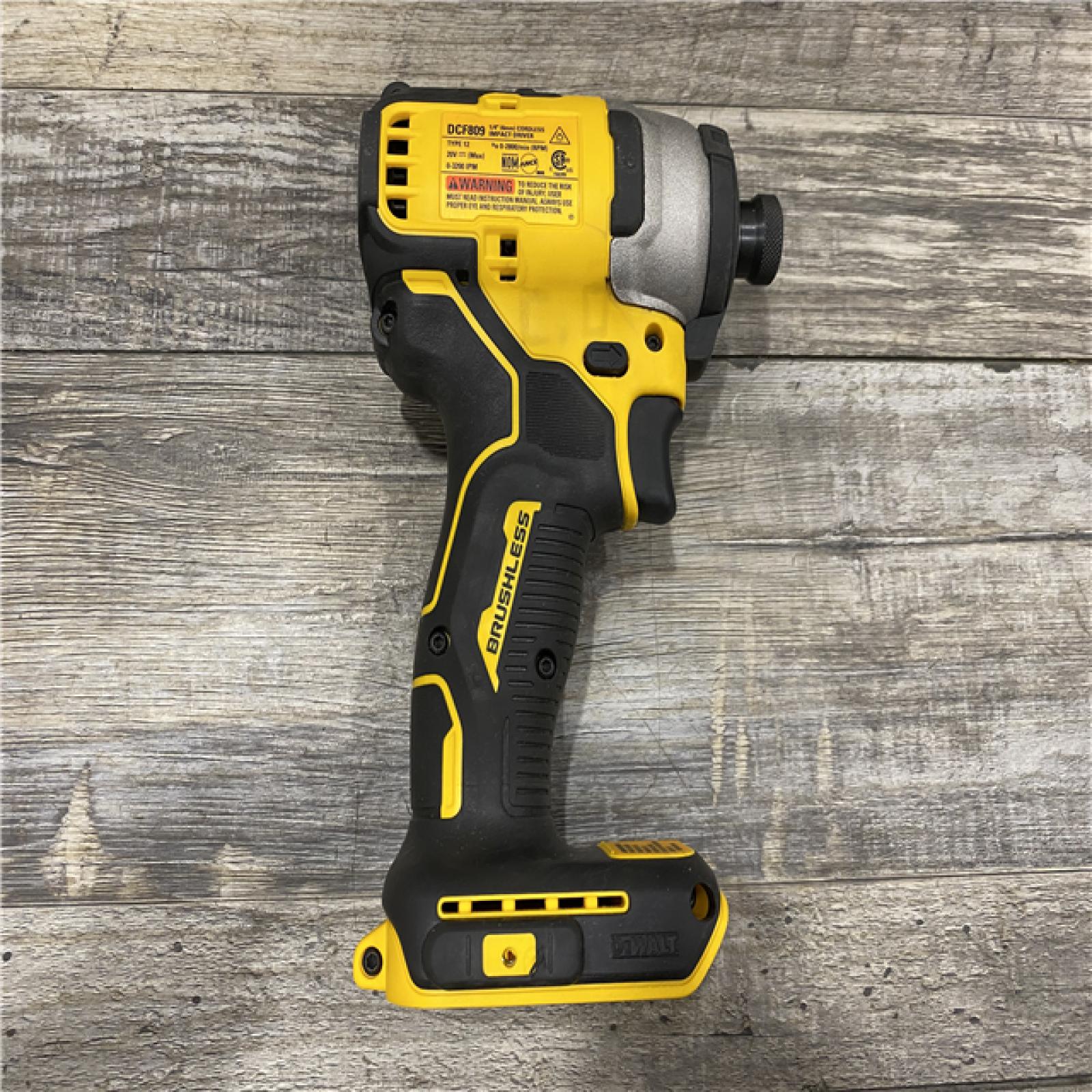 AS-IS DEWALT Atomic 20V Max Lithium-Ion Brushless Cordless Compact 1/4 in. Impact Driver Kit