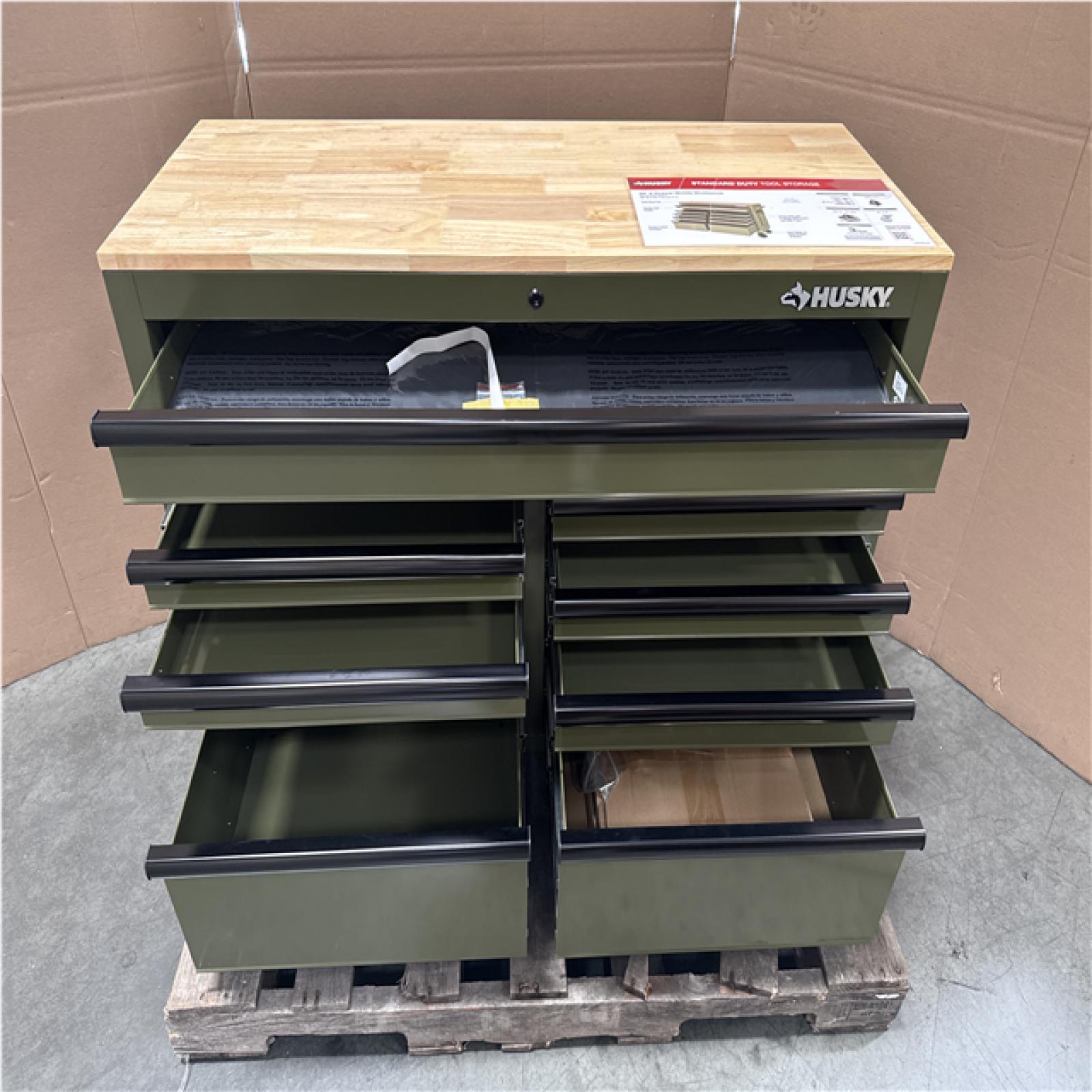CALIFORNIA LIKE NEW HUSKY 9 DRAWER WORKBENCH