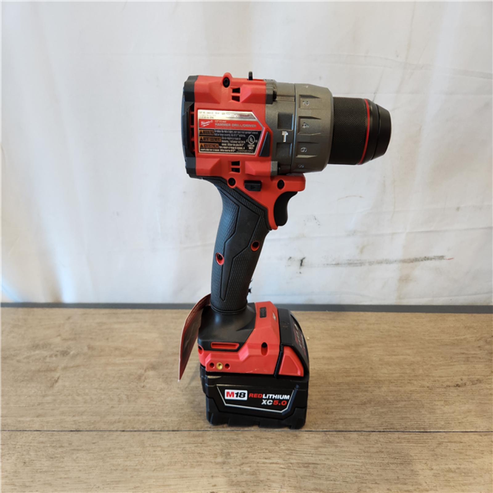 AS-IS- Milwaukee FUEL 18V Lithium-Ion Brushless Cordless 1/2 in. Hammer Drill Driver Kit