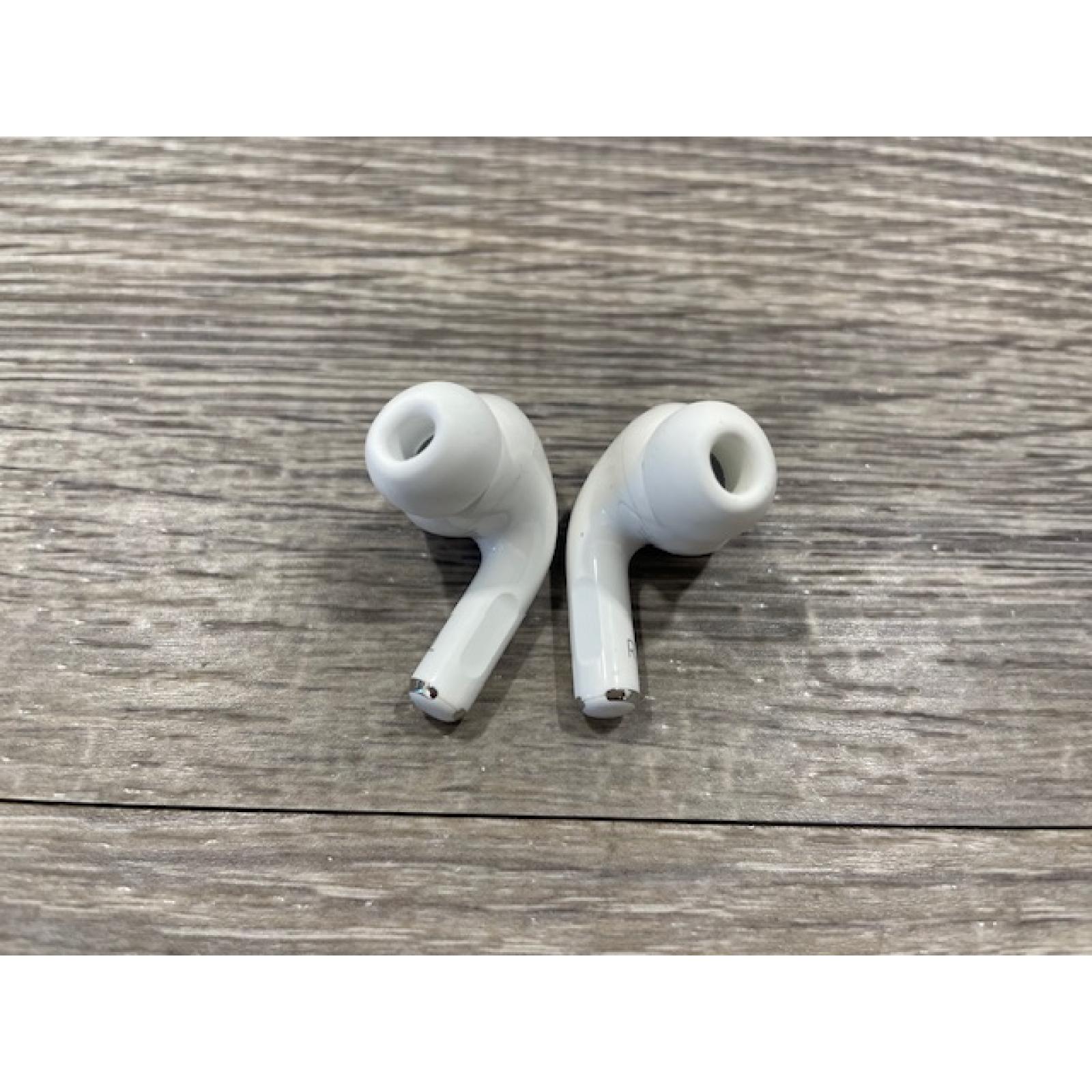 AS-IS AirPods Pro (2nd Generation) with MagSafe Case