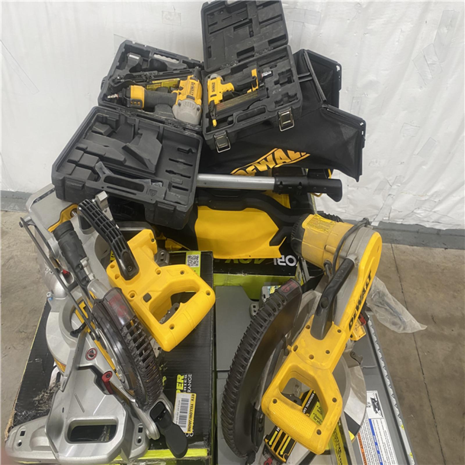 Houston Location AS IS - Tool Pallet