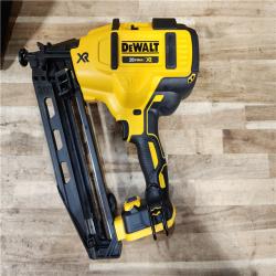 HOUSTON LOCATION - AS-IS DEWALT 20V MAX XR 16-Gauge Electric Cordless Angled Finishing Nailer Kit
