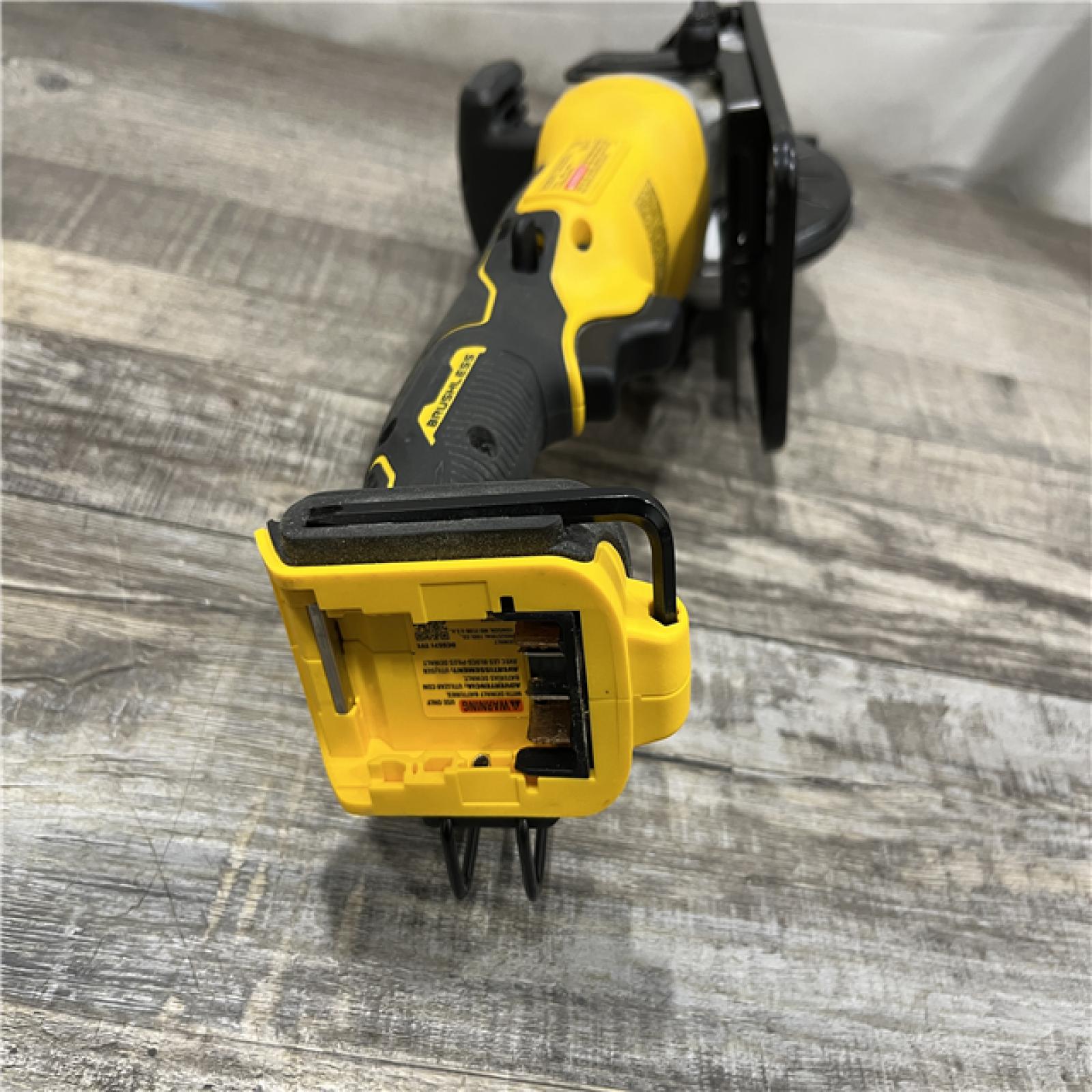 AS-IS DEWALT ATOMIC 20V MAX Cordless Brushless 4-1/2 in. Circular Saw (Tool Only)