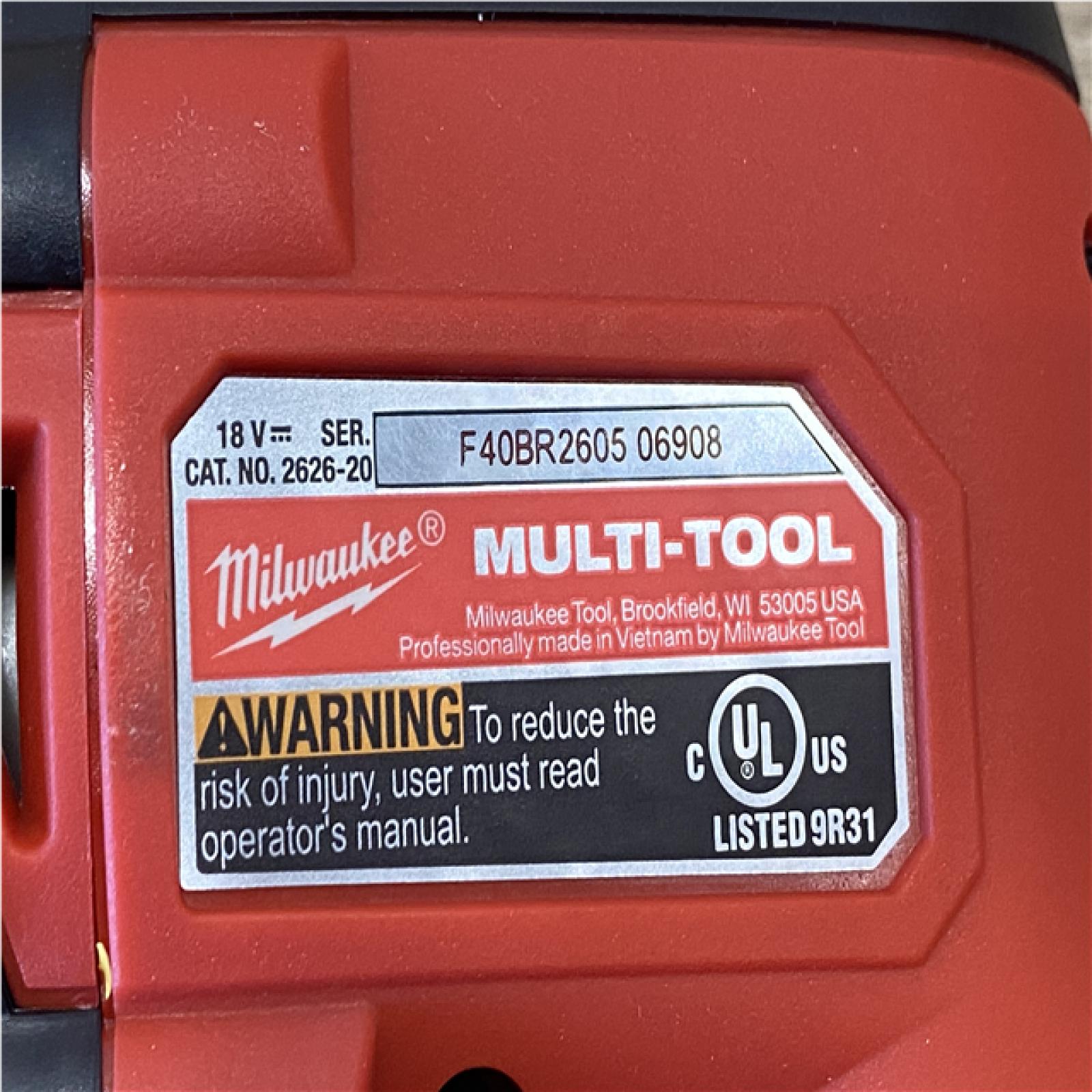AS-IS Milwaukee 18V Lithium-Ion Cordless Oscillating Multi-Tool Kit