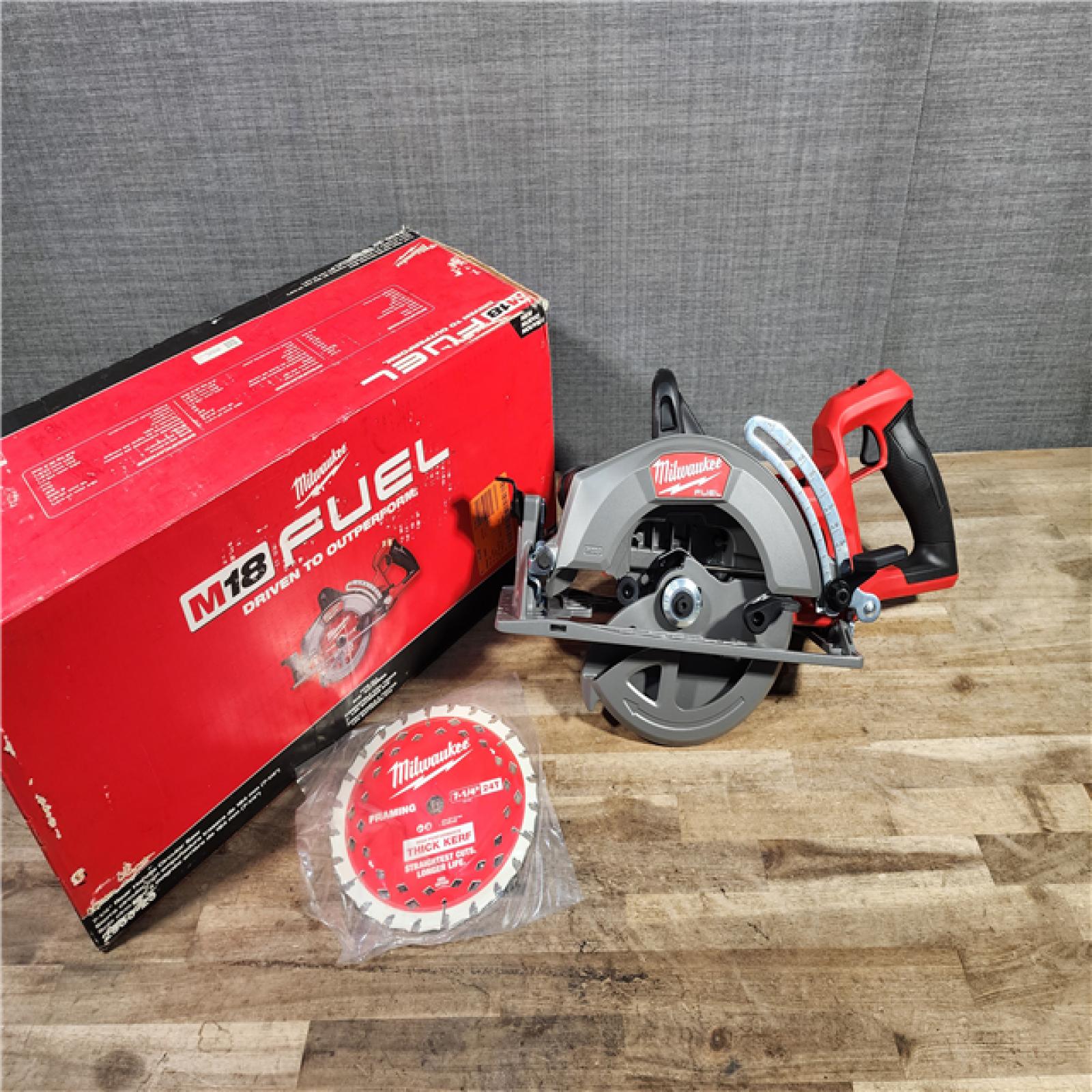 HOUSTON LOCATION - AS-IS (APPEARS LIKE NEW) MILWAUKEE 7-1/4 REAR HANDLE CIRCULAR SAW (TOOL ONLY)
