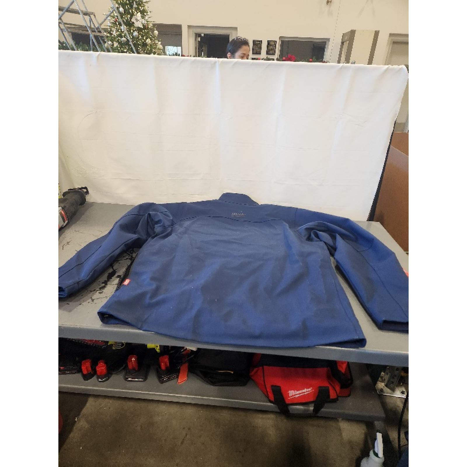 AS-IS- Men's X-Large M12 12-Volt Lithium-Ion Cordless Tough Shell Navy Blue Heated Jacket with (1) 3.0 Ah Battery and Charger