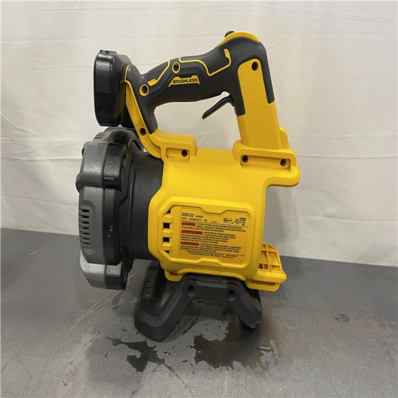 AS-IS - DEWALT 20V MAX 125 MPH 450 CFM Brushless Cordless Handheld Leaf Blower with Concentrator Nozzle