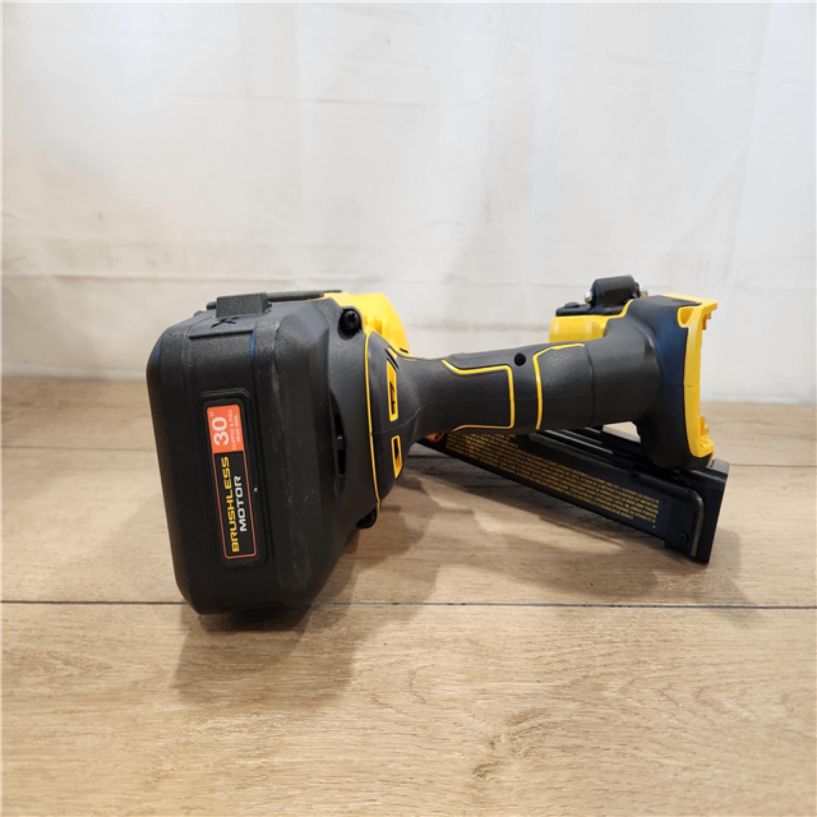 AS-IS- DEWALT 20-Volt 30° Cordless Framing Nailer (Tool-Only)