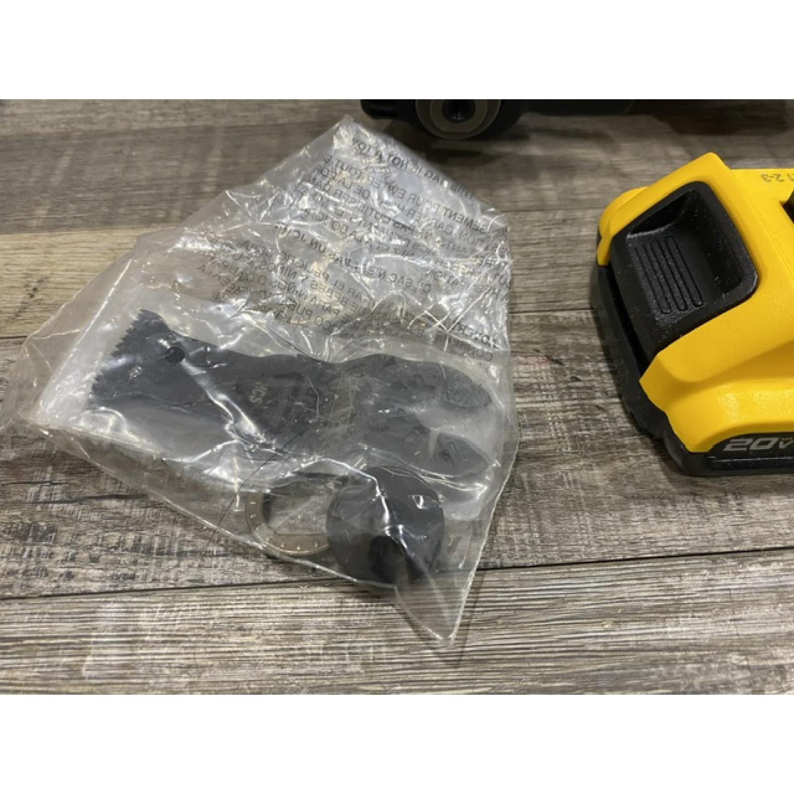 AS-IS DEWALT ATOMIC 20V MAX Cordless Brushless Oscillating Multi Tool Kit