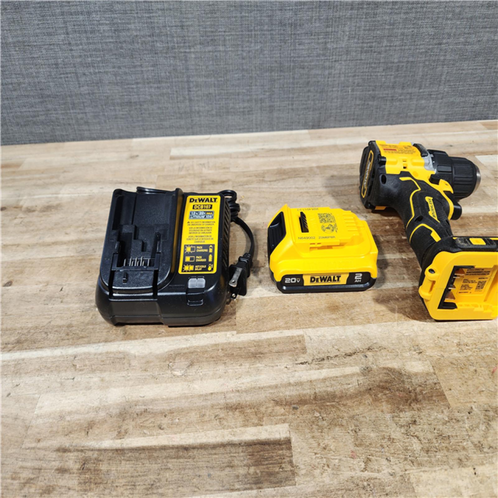 HOUSTON LOCATION - AS - IS DEWALT Atomic 20V Lithium-Ion Cordless Compact 1/2 in. Drill/Driver Kit