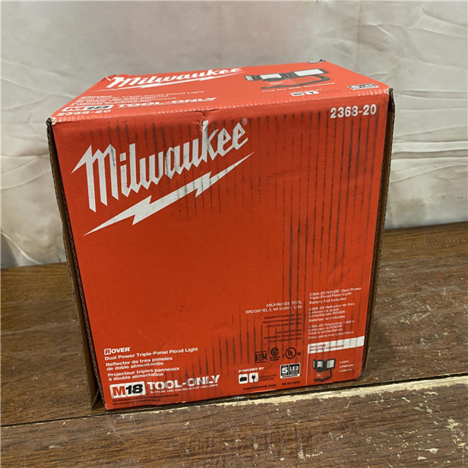 NEW Milwaukee M18 ROVER Dual Power Triple-Panel Flood & Area Light